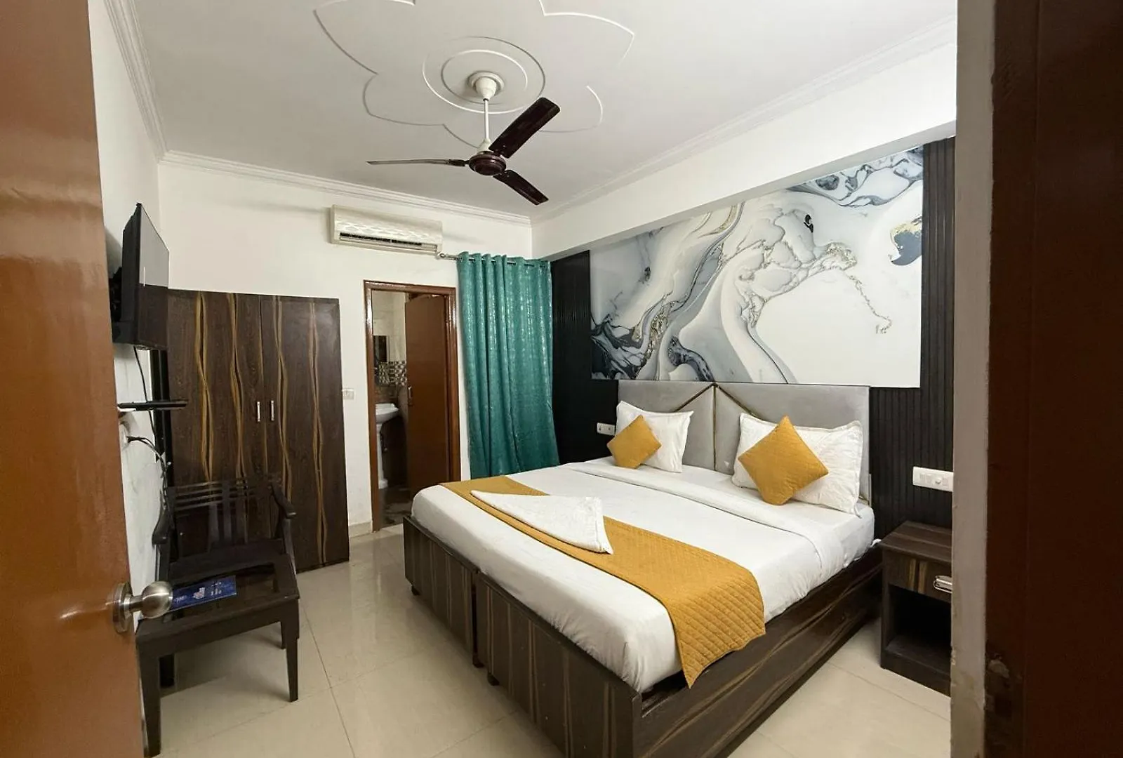 Hotel King Plaza 3*, New Delhi India