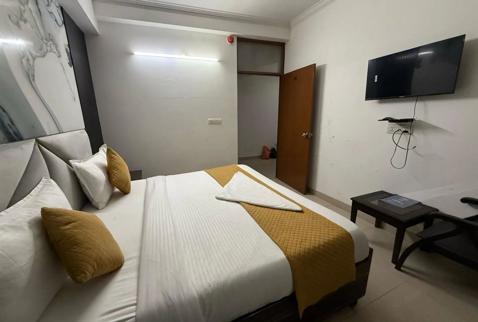 Hotel King Plaza 3*, New Delhi India
